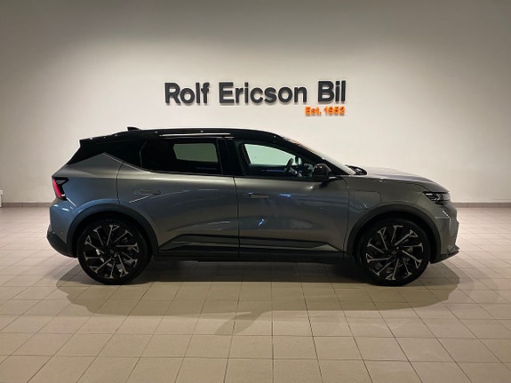 Renault Scenic E-Tech 3 of 12