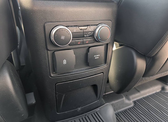 Ford Explorer 6 of 13