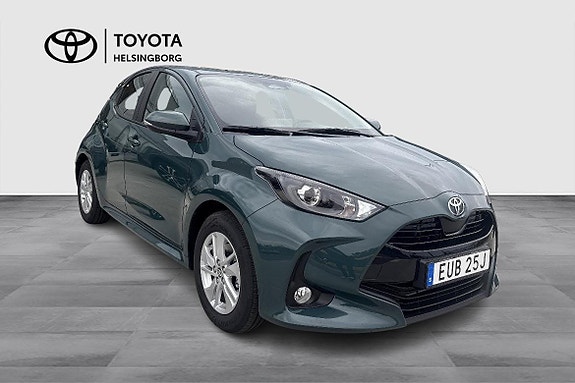 Toyota Yaris 3 of 12