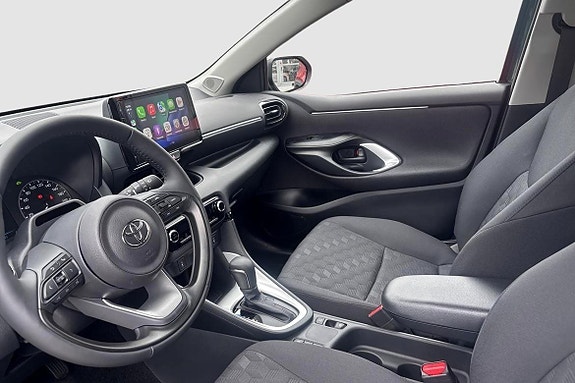 Toyota Yaris 8 of 12