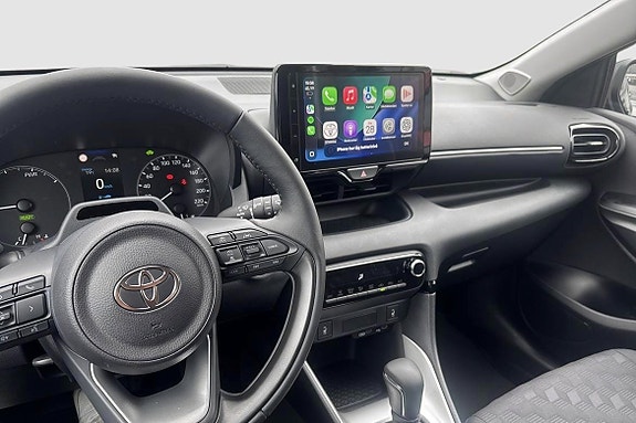 Toyota Yaris 9 of 12