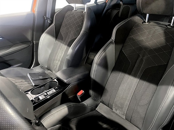 Peugeot e-2008 5 of 15