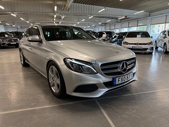Mercedes-Benz C220 d 2 of 25