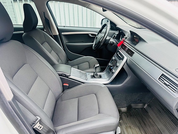 Volvo V70 5 of 25
