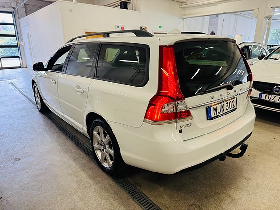 Volvo V70 16 of 25