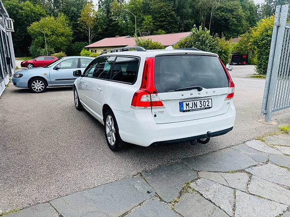 Volvo V70 4 of 25