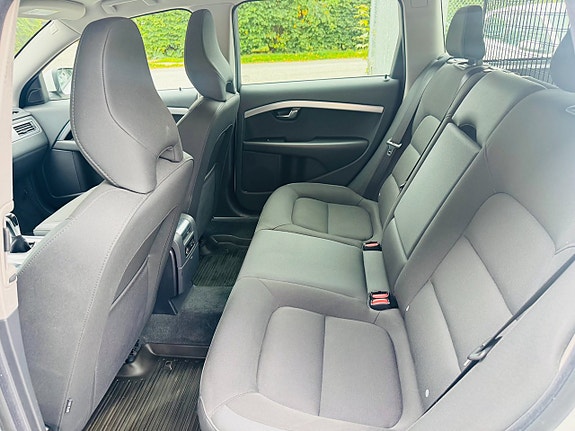 Volvo V70 7 of 25