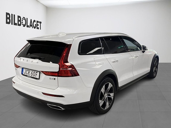 Volvo V60 Cross Country 5 of 16