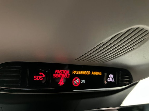 Volvo V60 Cross Country 12 of 16