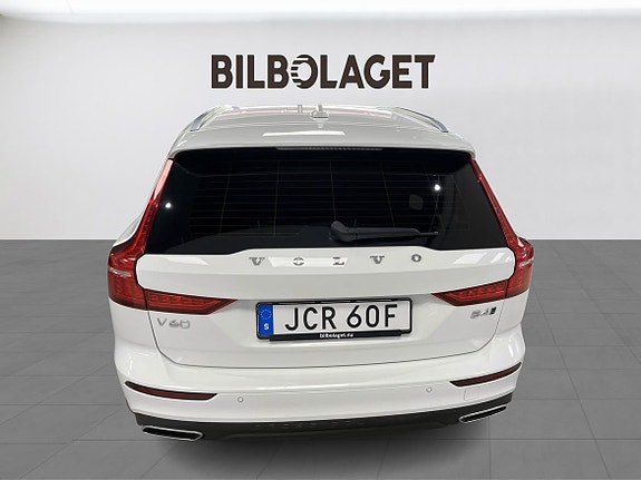 Volvo V60 Cross Country 4 of 16