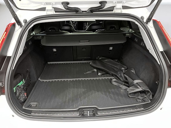 Volvo V60 Cross Country 15 of 16