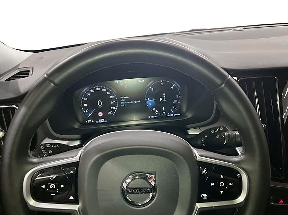Volvo V60 Cross Country 9 of 16