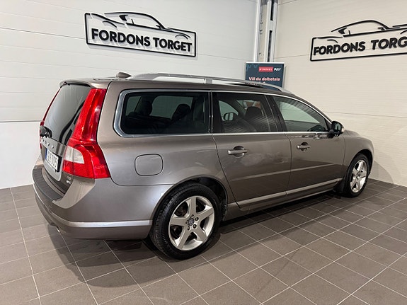 Volvo V70 8 of 24