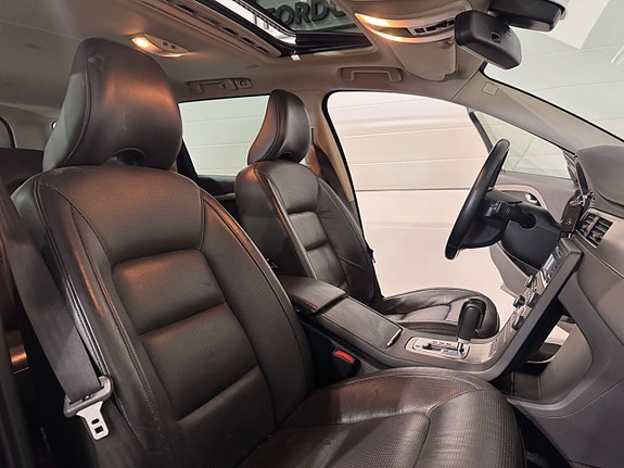 Volvo V70 12 of 24