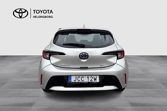 Toyota Corolla 5 of 13