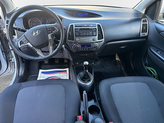 Hyundai i20 8 of 21