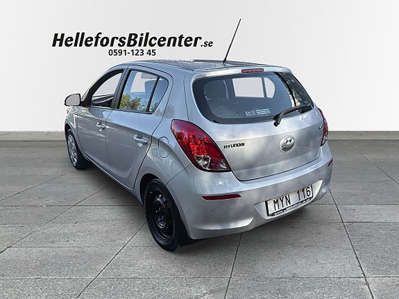 Hyundai i20 2 of 21