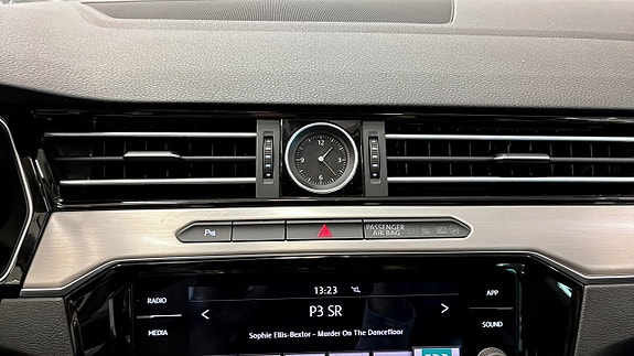 Volkswagen Passat 17 of 22