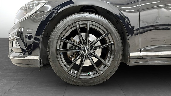 Volkswagen Passat 9 of 22