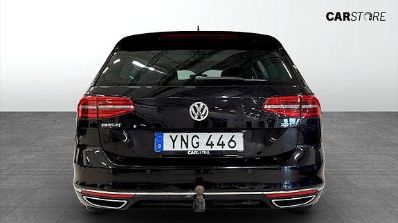 Volkswagen Passat 7 of 22