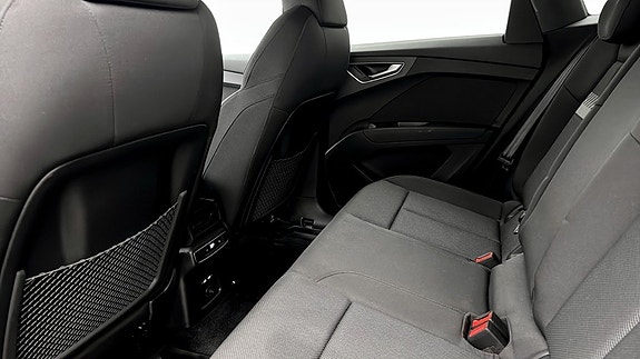Audi Q4 e-tron 15 of 18