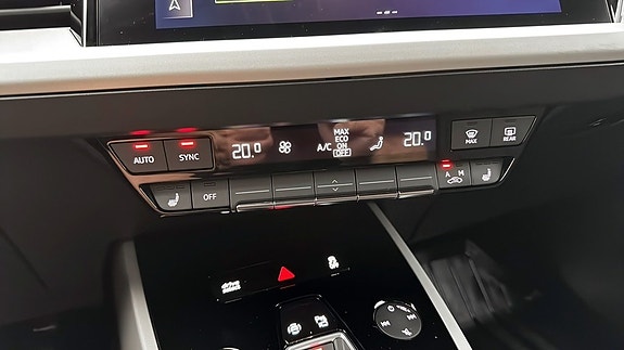 Audi Q4 e-tron 13 of 18