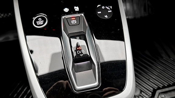 Audi Q4 e-tron 16 of 18