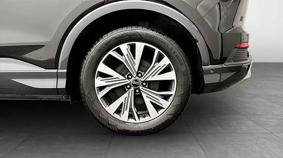 Audi Q4 e-tron 6 of 18