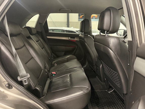Kia Sorento 13 of 24