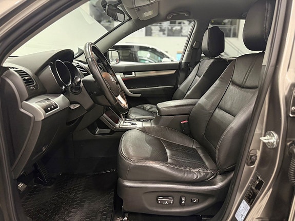 Kia Sorento 10 of 24