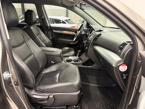 Kia Sorento 12 of 24