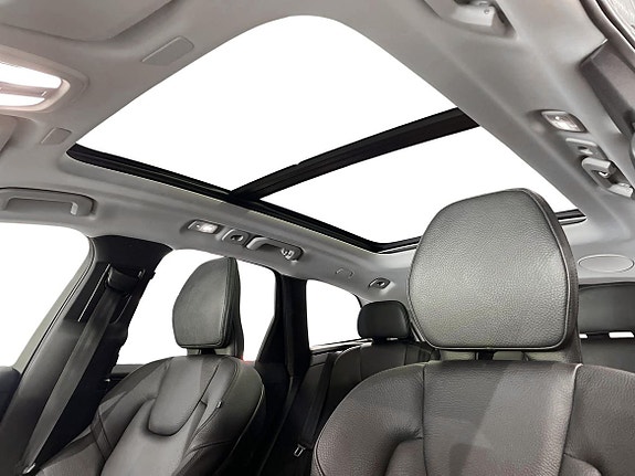 Volvo XC60 13 of 26