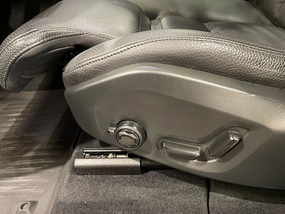 Volvo XC60 11 of 26