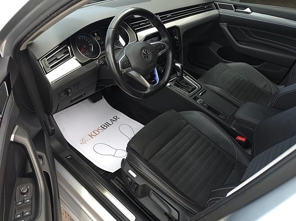 Volkswagen Passat 9 of 14