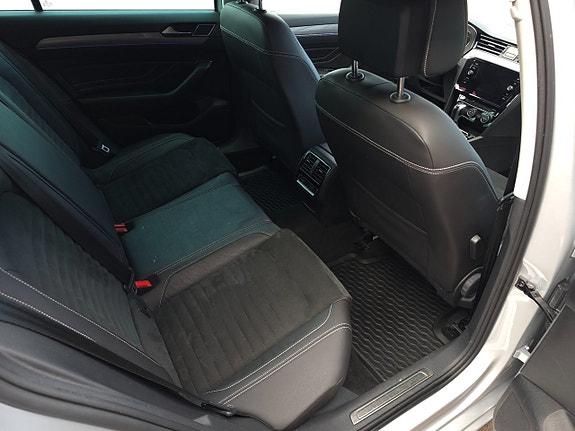 Volkswagen Passat 10 of 14