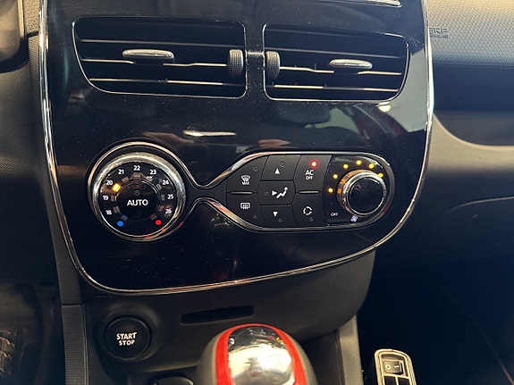 Renault Clio 13 of 15