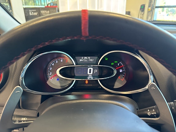 Renault Clio 10 of 15