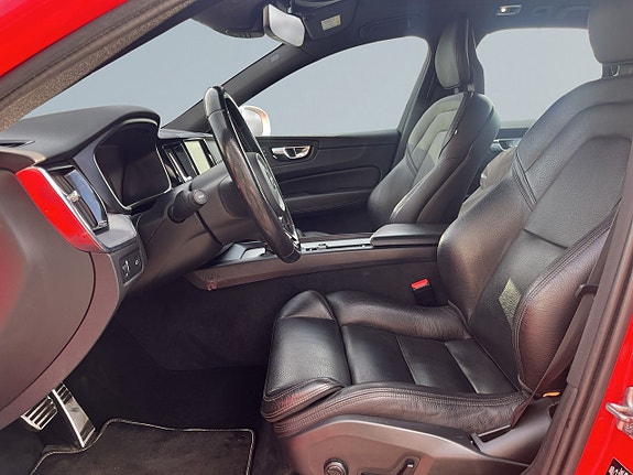 Volvo XC60 13 of 27