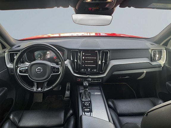 Volvo XC60 8 of 27