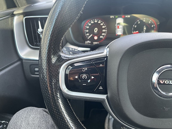 Volvo XC60 17 of 27