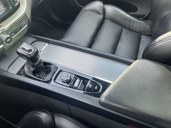 Volvo XC60 20 of 27