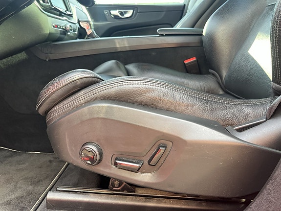Volvo XC60 25 of 27