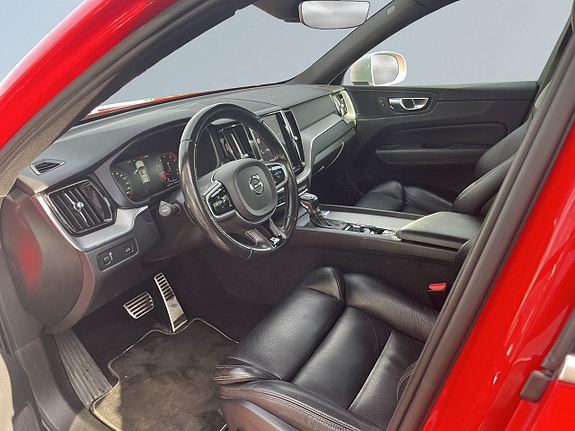 Volvo XC60 7 of 27