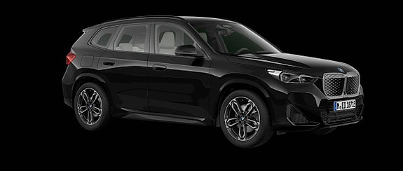 BMW iX1 2 of 5