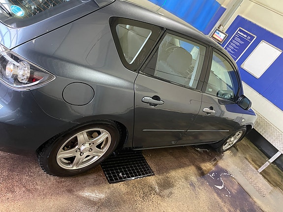 Mazda 3 3 of 4