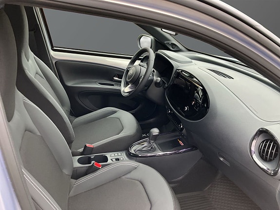 Toyota Aygo X 7 of 13