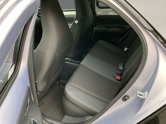 Toyota Aygo X 8 of 13