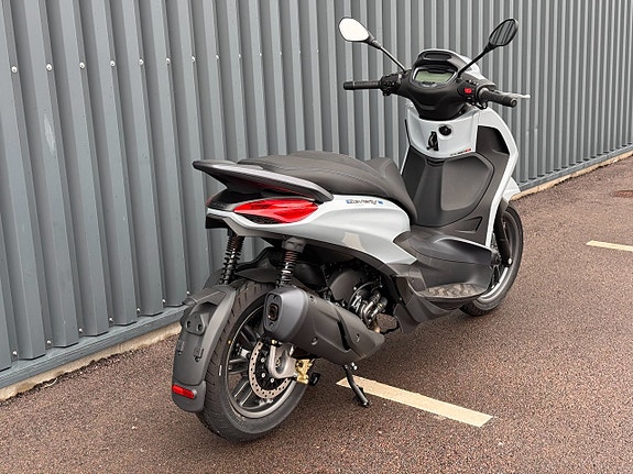 Piaggio BEVERLY 310 S 2 of 5