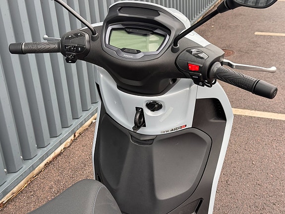 Piaggio BEVERLY 310 S 5 of 5