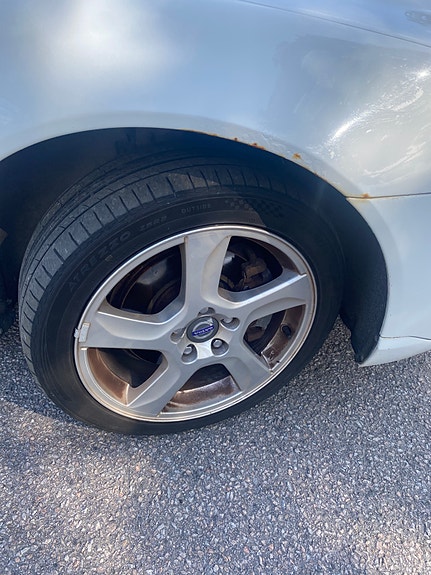Volvo V70 2 of 10